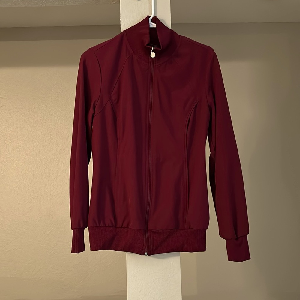 Cherokee infinity maroon scrub jacket size small NWOT